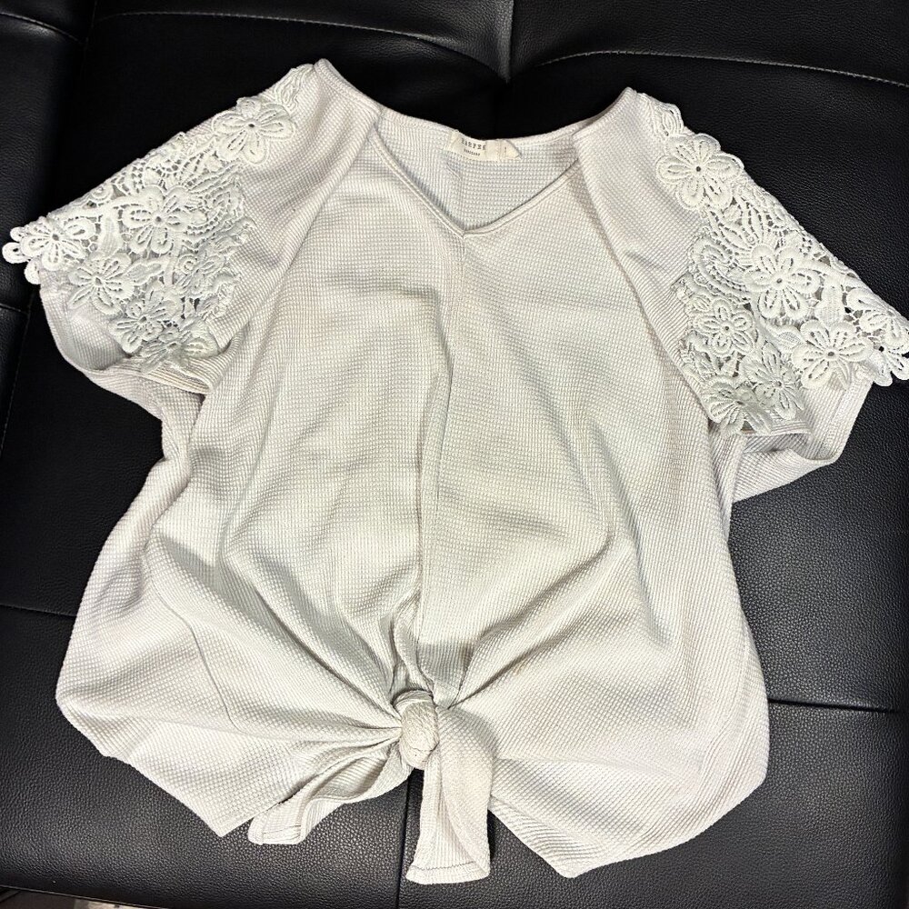 Lace Floral Sleeve cropped Blouse bottom Knot minimalist White 2010s Y2K